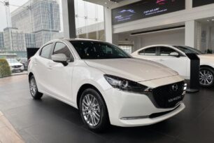 mazda2lux 3 Mazda