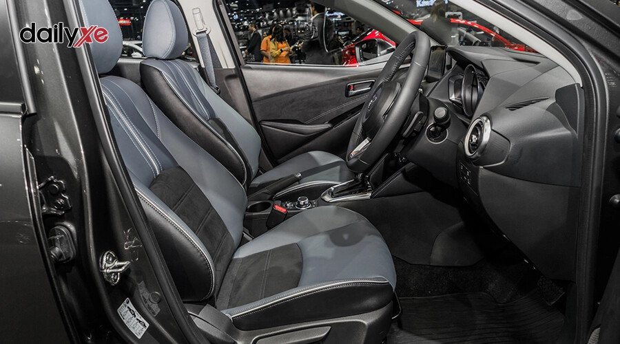New Mazda2 1.5 Luxury - Hình 10